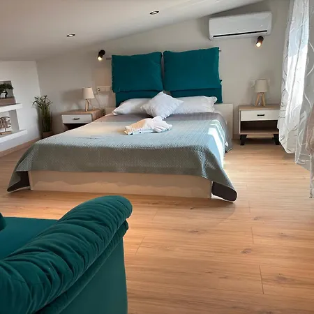 Elision * Skála Marión