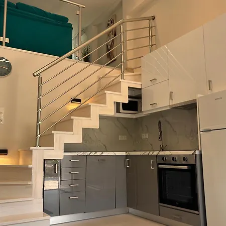 Elision * Skála Marión