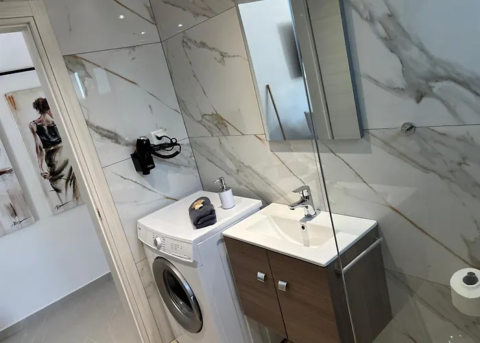 Elision Skála Marión