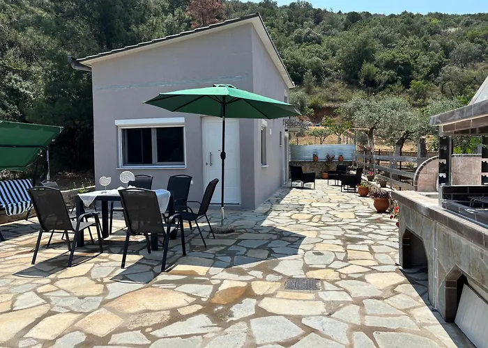 Elision * Skála Marión